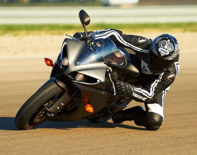 Супербайк Yamaha YZF-R1 2013