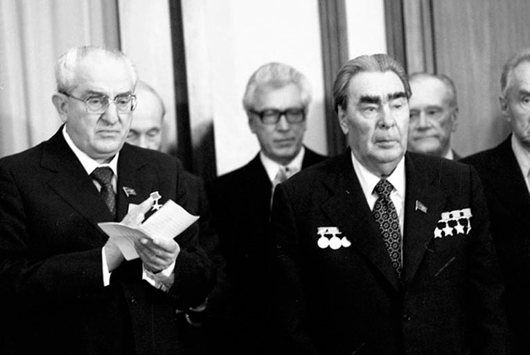 Кому Леонид Брежнев хотел передать власть, но не успел