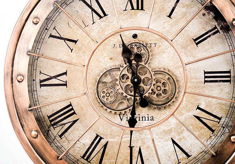 Время 15 06. Разные часы. Часы с маятником настенные под старину. Старинные приборы для измерения времени. Фото время 15.00.